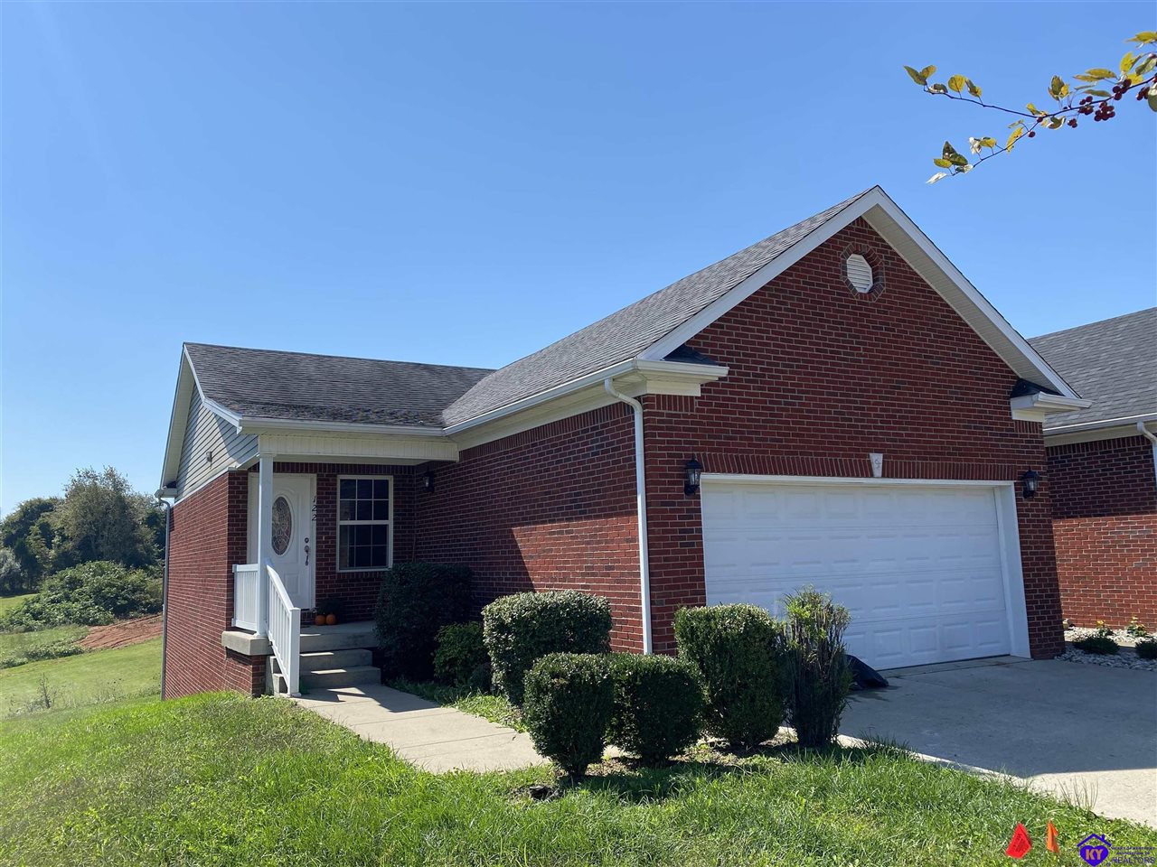 122 Twin Lakes Drive photo 1