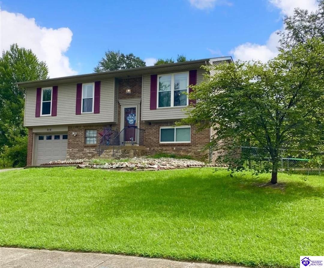 916 Greenway Drive photo 1