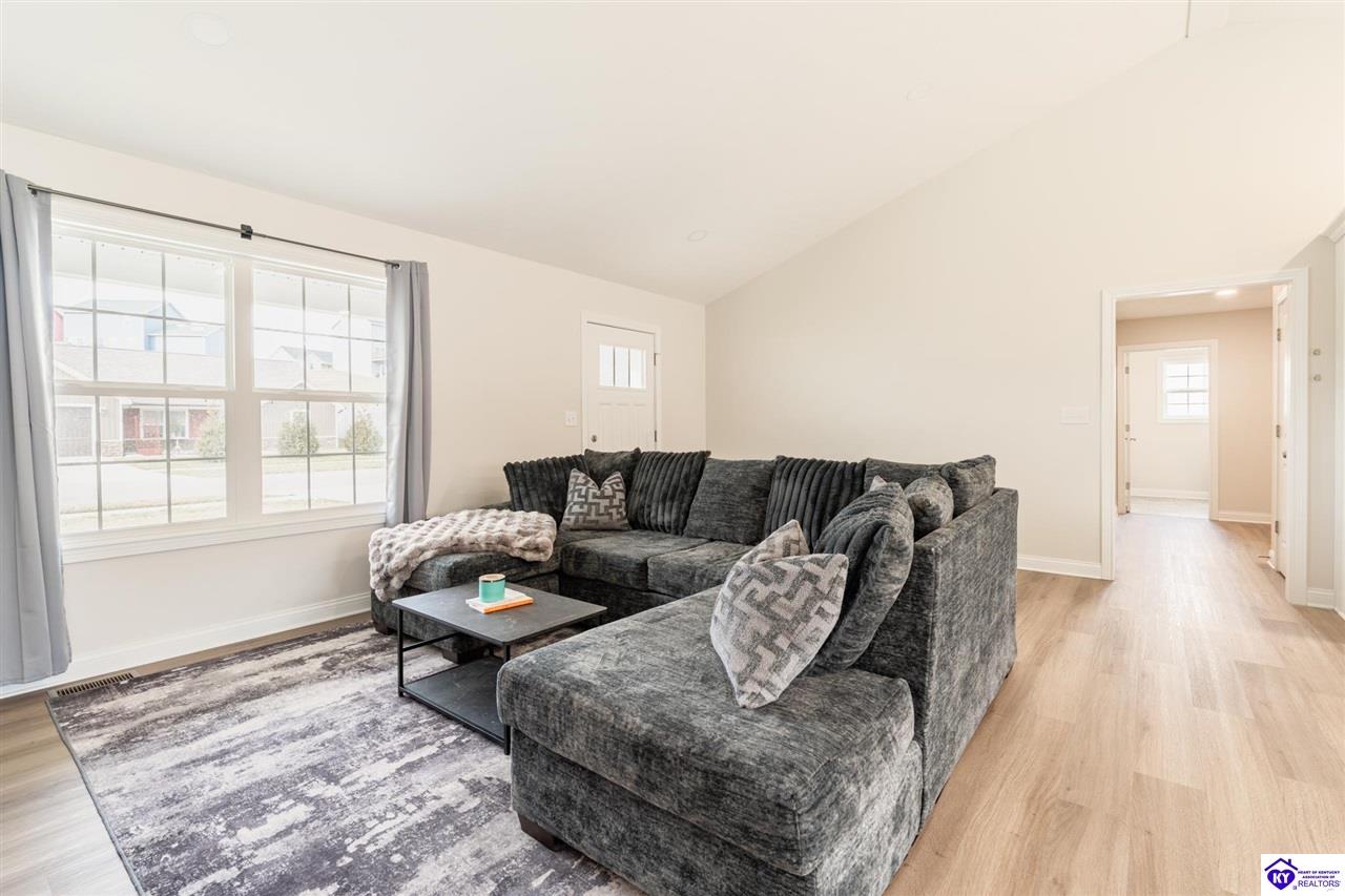 138 Sawgrass Avenue photo 4