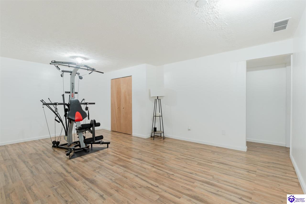1122 Garrett Road photo 23