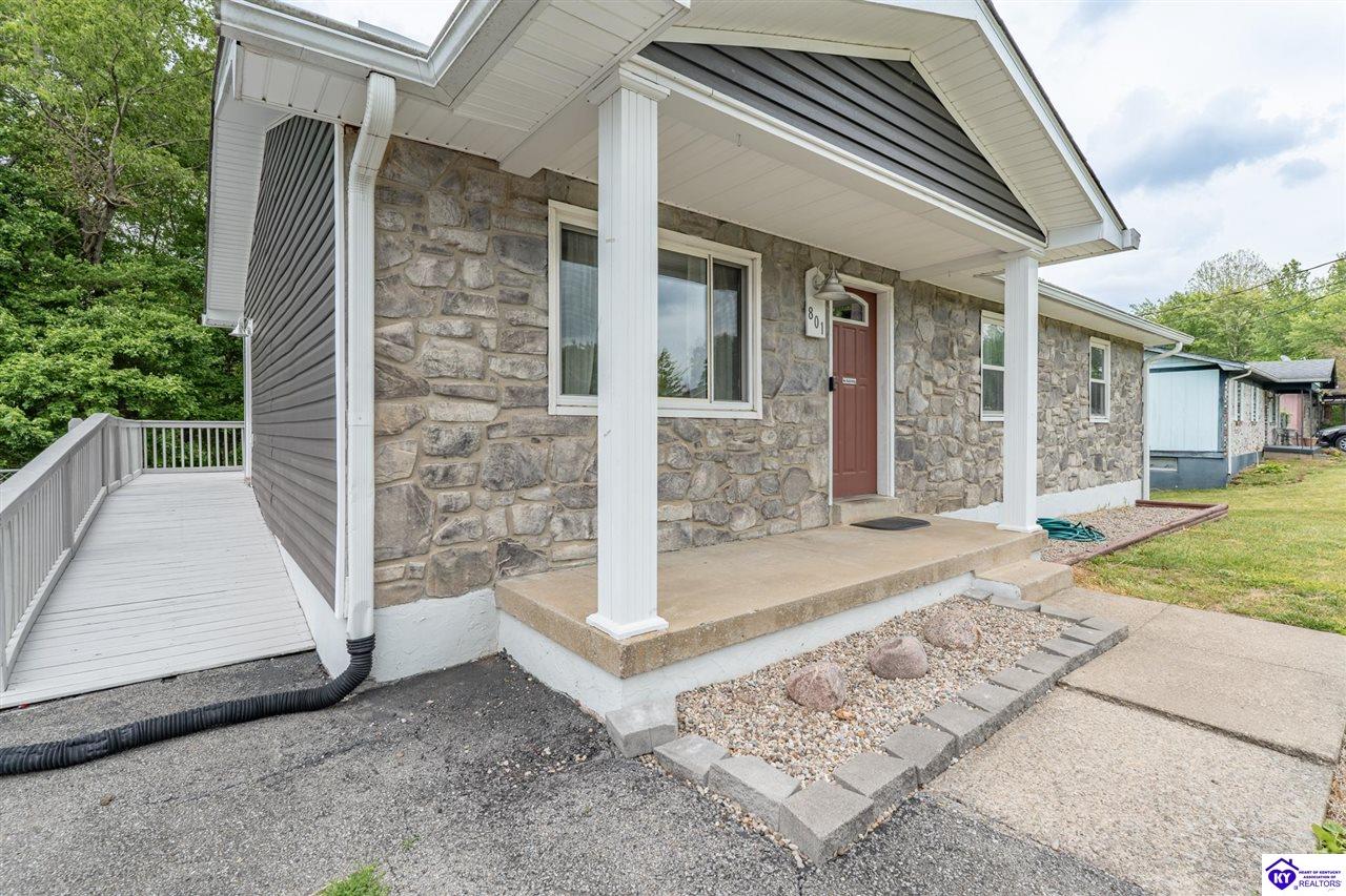 801 Charlene Drive photo 4