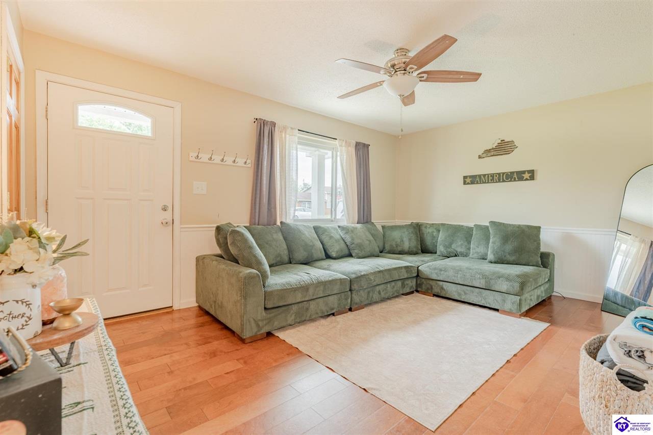 801 Charlene Drive photo 5