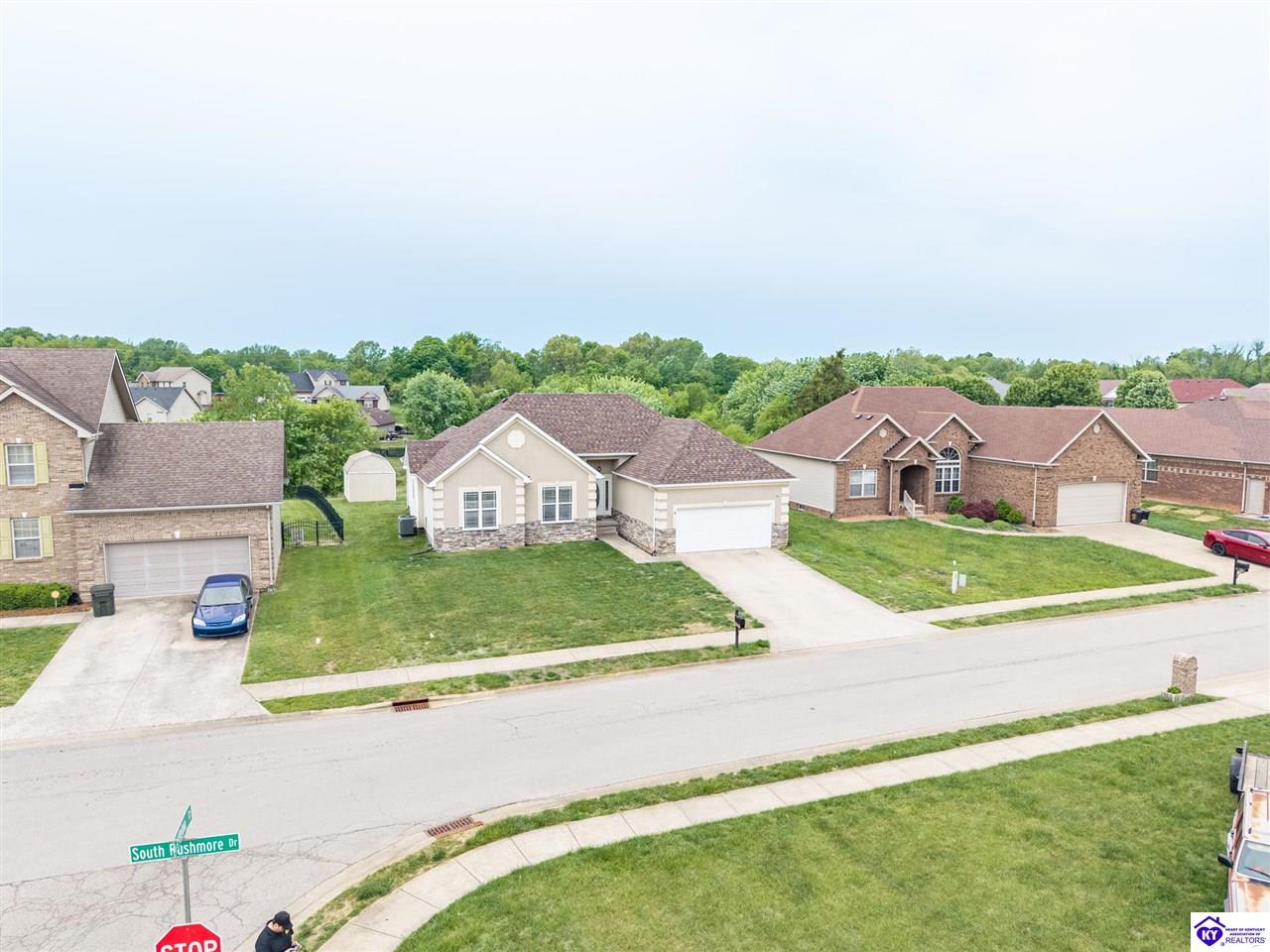 216 S Rushmore Drive photo 3