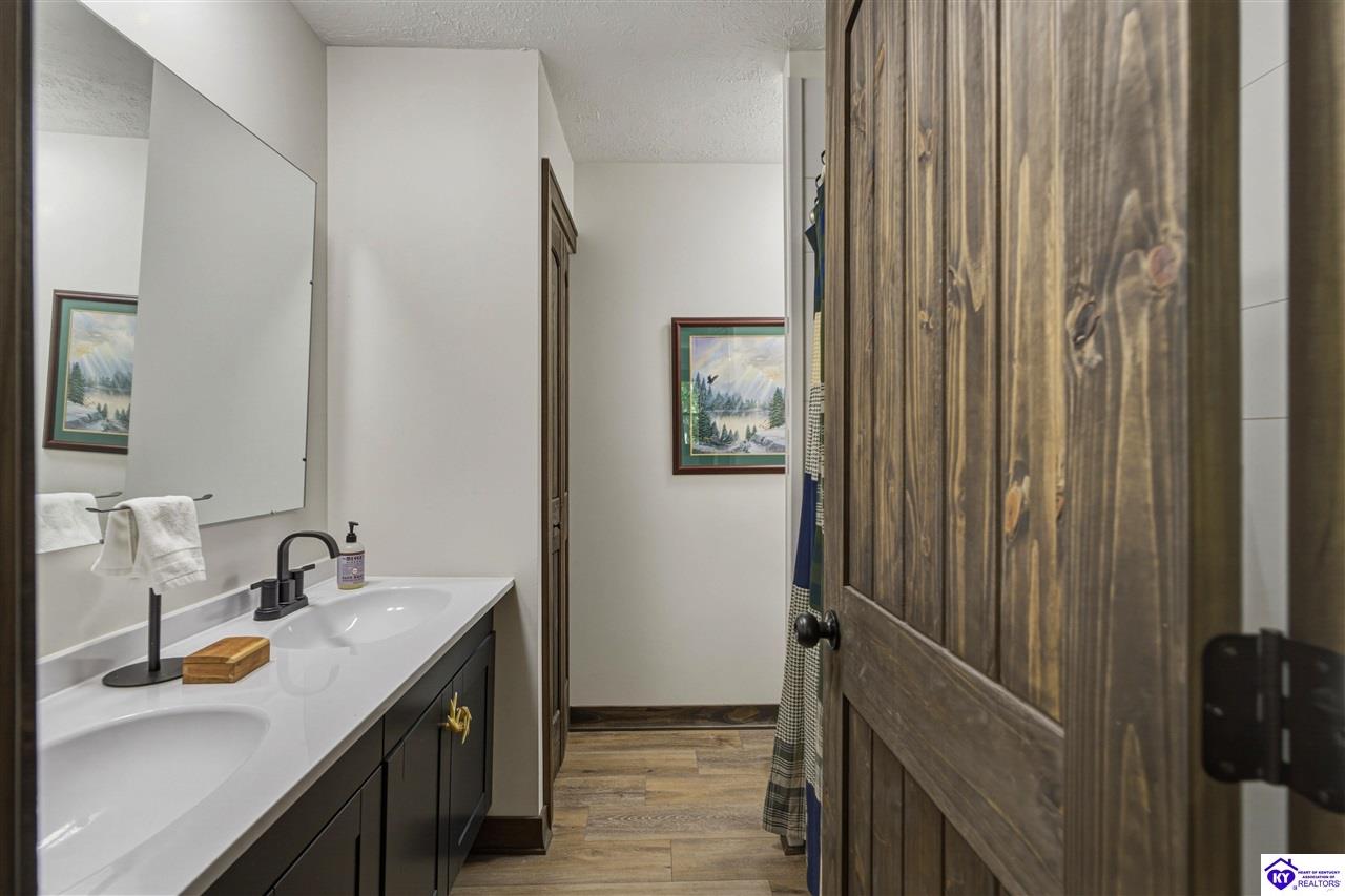 73 Hawthorne Court photo 22