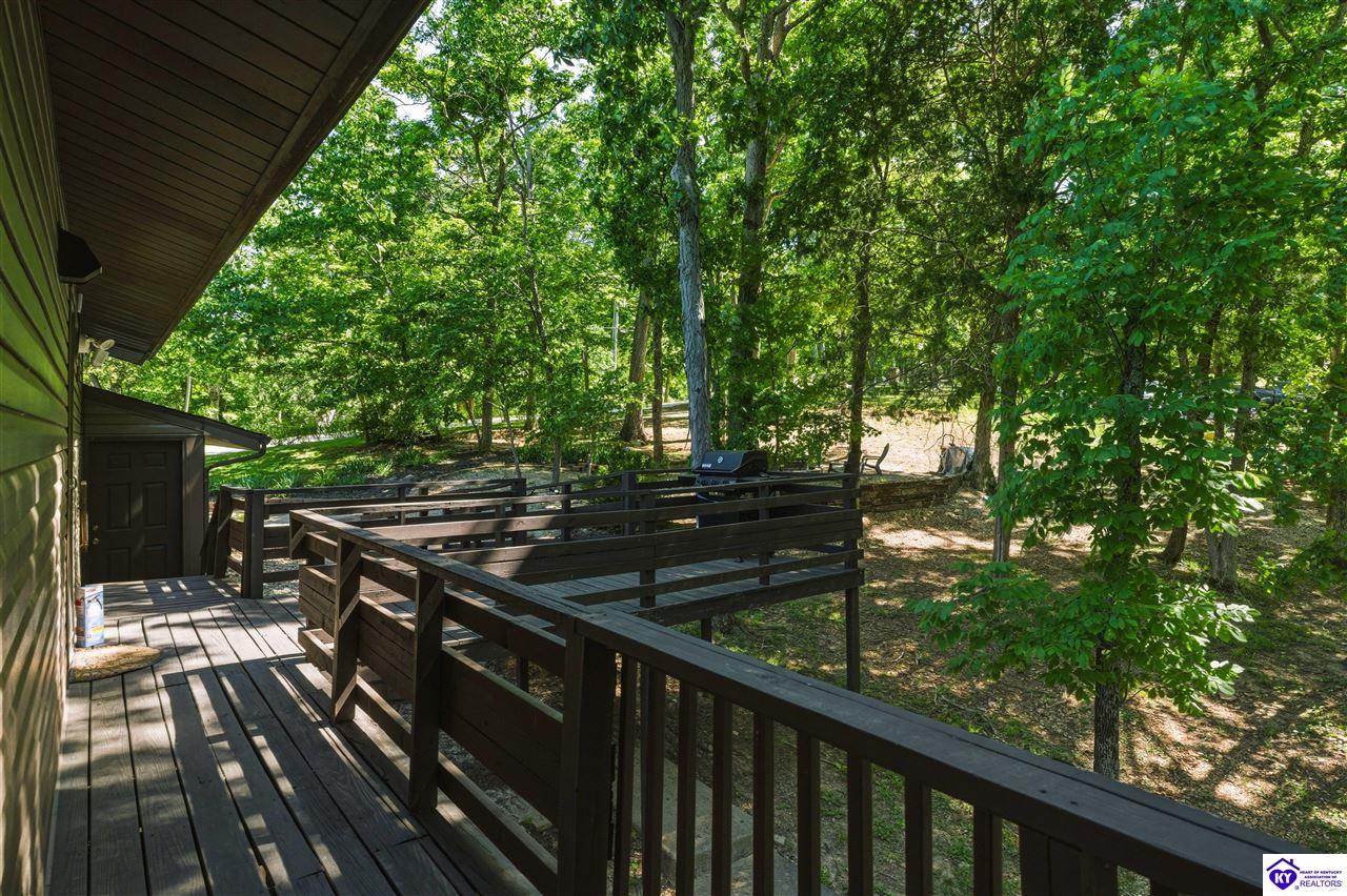 73 Hawthorne Court photo 34