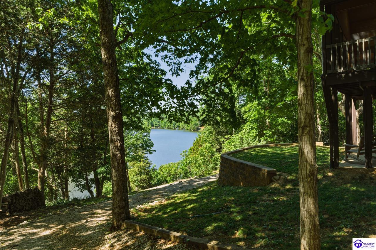 73 Hawthorne Court photo 5