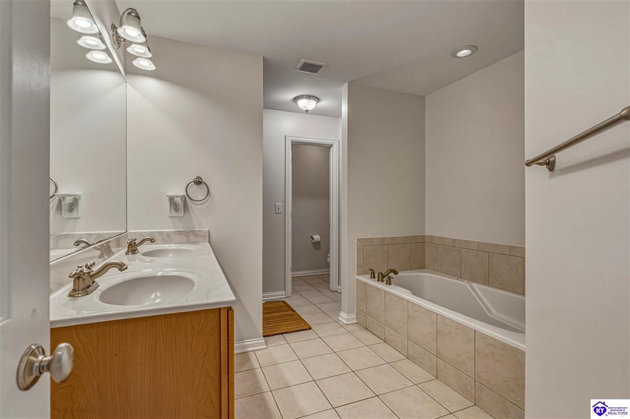 102 A Legacy Court photo 24