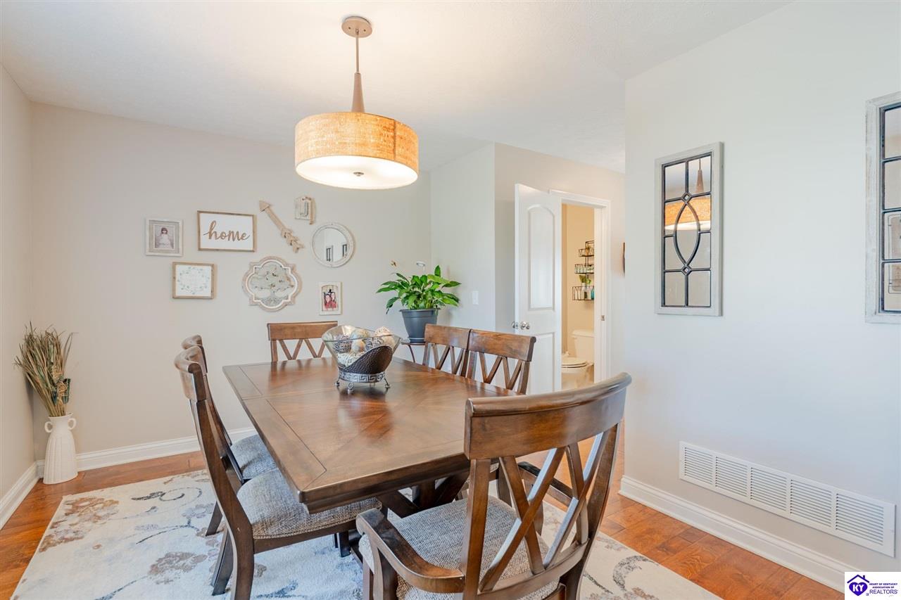 200 Riley Way photo 9