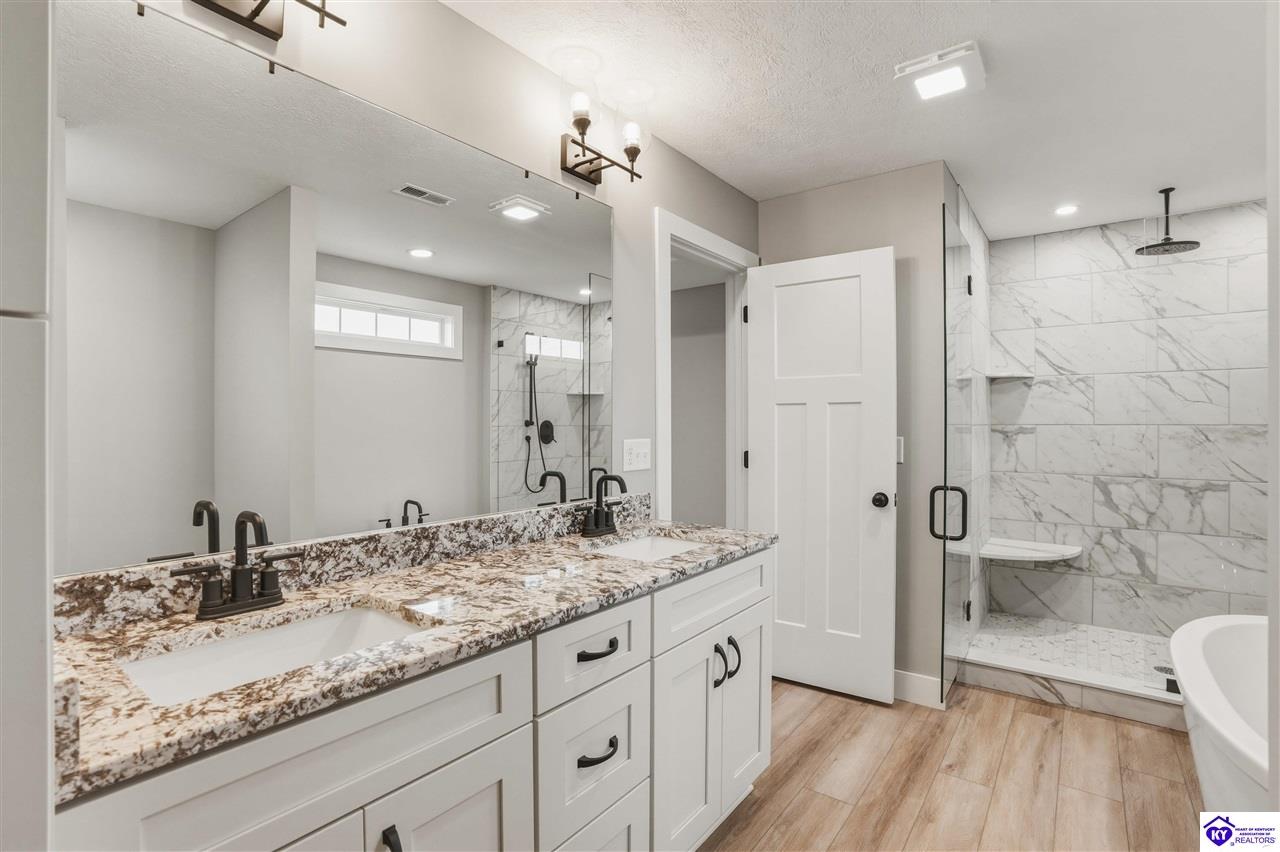 37 D Wayne Circle photo 24