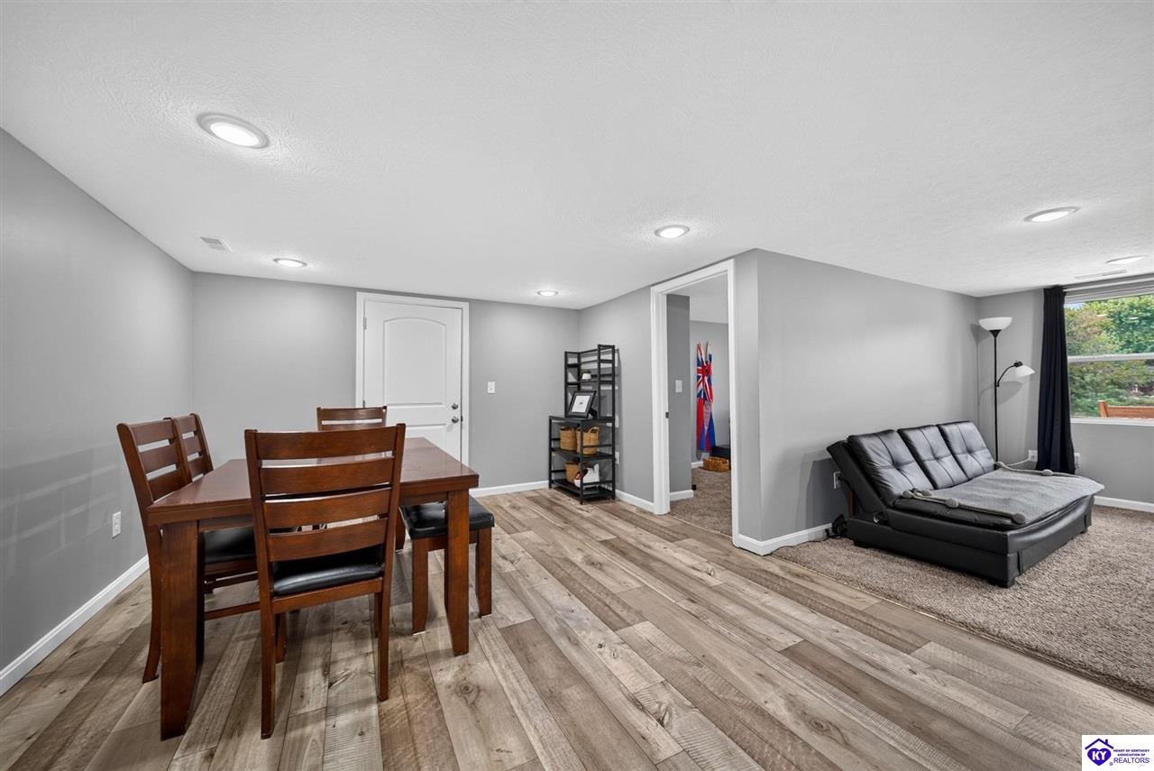1107 Wooddale Road photo 4